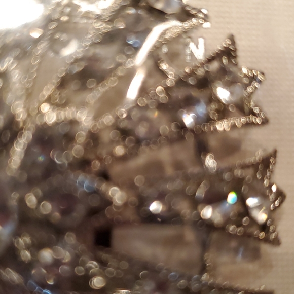 Brooch - Picture 2 of 4